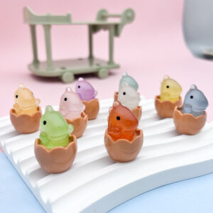 โมเดลตุ๊กตาเรซิ่น รูปเป็ดเรืองแสงในที่มืด ขนาดเล็ก สําหรับตกแต่งบ้าน ออฟฟิศ รถยนต์ DIY 50 ตัว